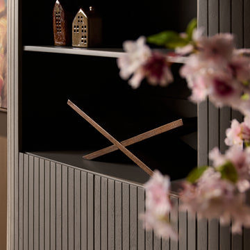 Schrank – Taupe Oberfläche, Vertikale Latten, Mango Holz – Solana | Starfurn