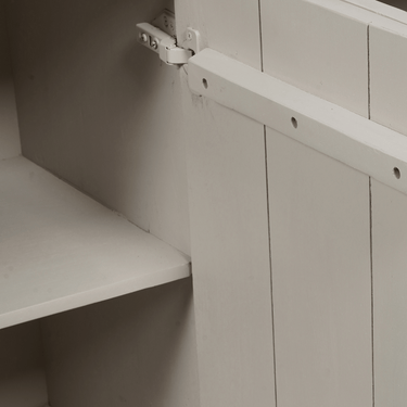 Sideboard – Mangoholz, Sand-Finish, Push-to-Open-Türen – Brussel | Starfurn