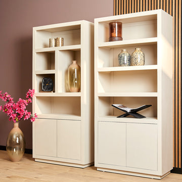Bücherregal - Sandfarbenes Mangoholz, Offene Fächer, Grifflose Türen, 90 cm – Brussel | Starfurn