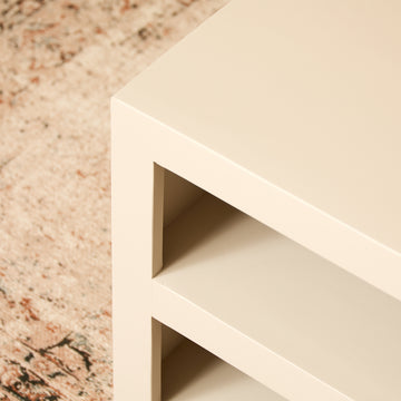 Couchtisch – Sand Oberfläche, Modernes Design, Zwei Fächer – Brussel | Starfurn
