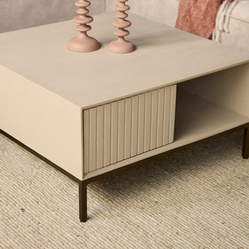 Couchtisch – Mangoholz Tischplatte, Metallgestell, Quadratische Form – Madison | Starfurn