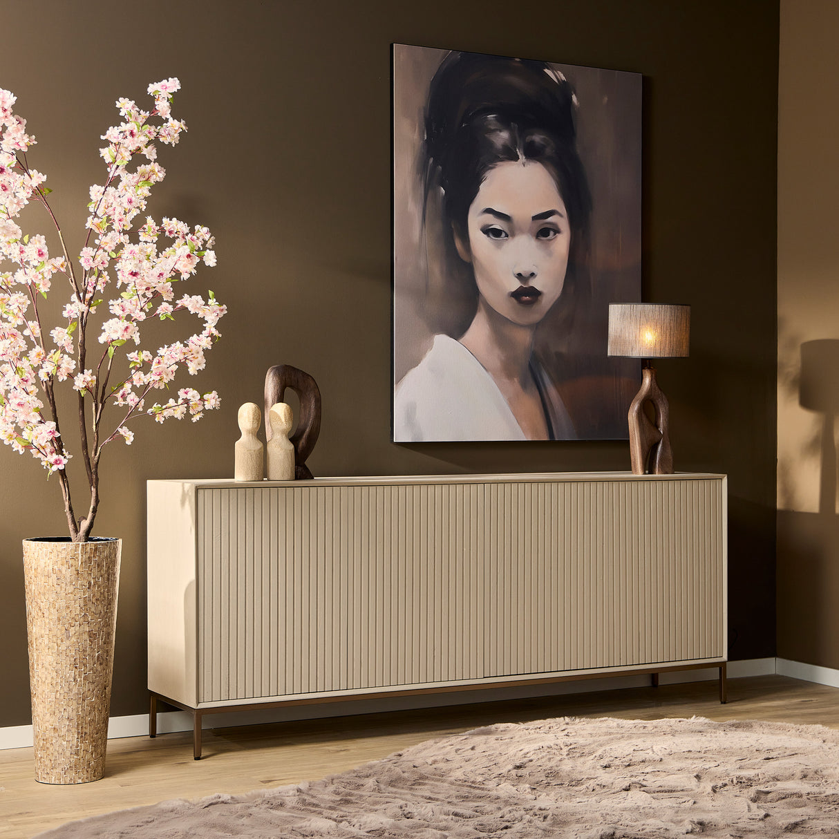 Sideboard - Sandfarbenes Mangoholz, Vertikale Lamellenfront, Bronzefarbenes Metallgestell, 210 cm – Madison | Starfurn