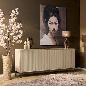 Sideboard - Sandfarbenes Mangoholz, Vertikale Lamellenfront, Bronzefarbenes Metallgestell, 210 cm – Madison | Starfurn