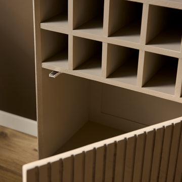 Weinschrank – Mangoholz Konstruktion, Metallgestell, Flaschenaufbewahrung – Madison | Starfurn
