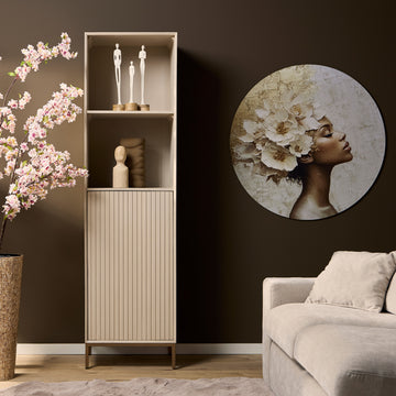 Bücherregal - Sandfarbenes Mangoholz, Vertikale Lamellenfront, Bronzefarbenes Metallgestell, 55 cm – Madison | Starfurn