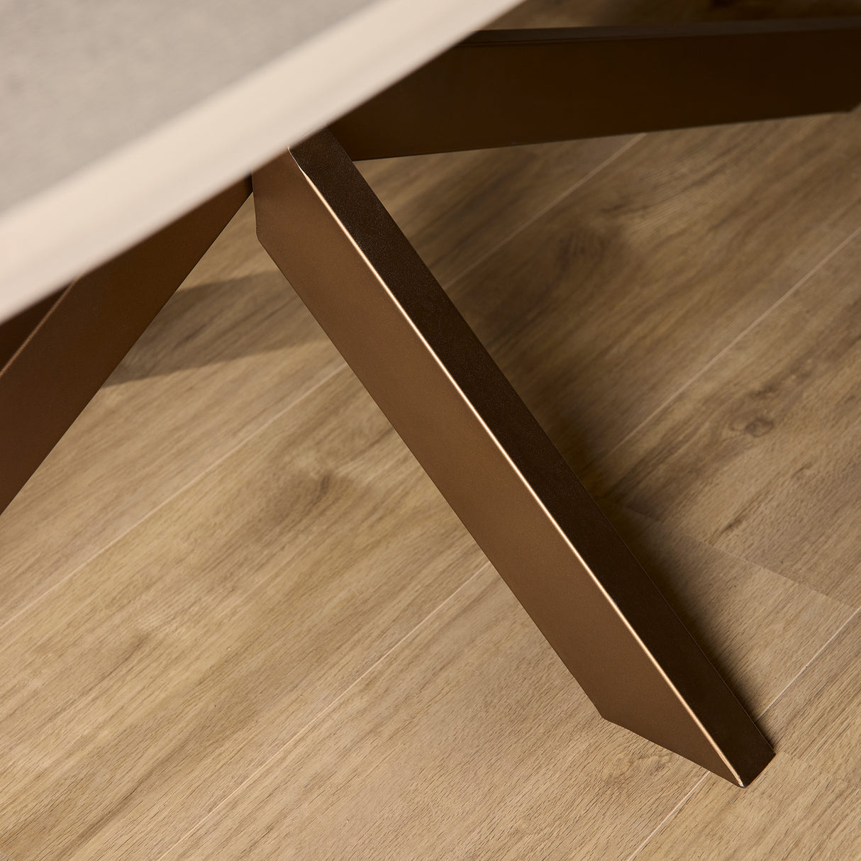 Esszimmertisch – Mangoholz, Sandfarbe, Ovale Form – Madison | Starfurn