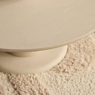 Couchtisch – Mangoholz Korpus, Sandfarbenes Finish, Skulpturales Design – Mabel | Starfurn