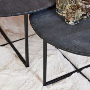 Couchtisch – Schwarzes Mangoholz, Metall Gestell, Zweier Set, 70 cm – Arlington | Starfurn