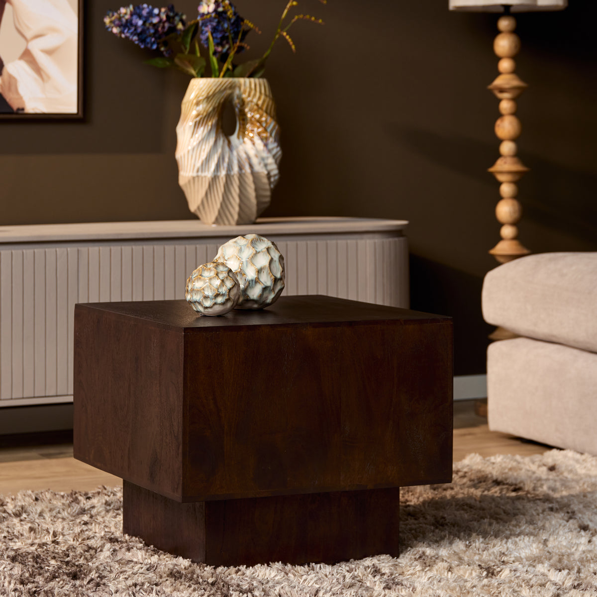 Couchtisch - Mangoholz Braun, Quadrat Form, Kompakt Design – Livia | Starfurn