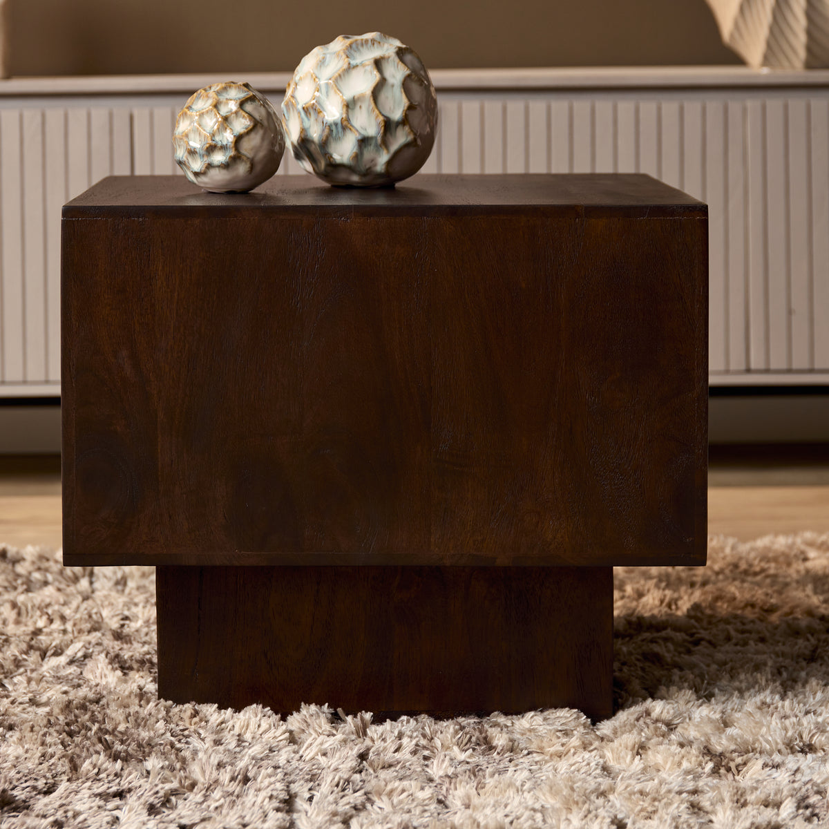 Couchtisch - Mangoholz Braun, Quadrat Form, Kompakt Design – Livia | Starfurn