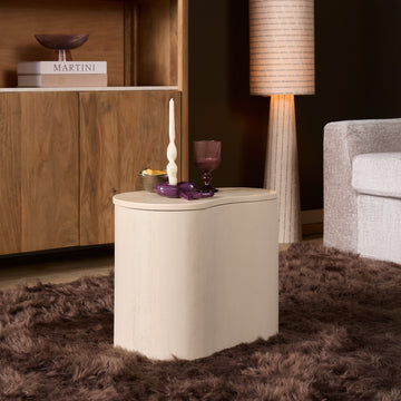 Couchtisch – Heller Marmor, Organische Basis, Sandfarbener Ton – Lovi | Starfurn