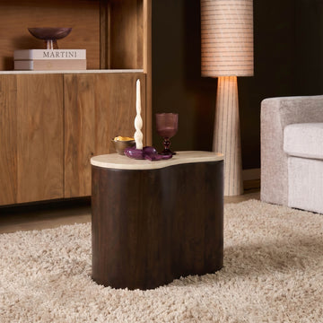 Couchtisch – Heller Marmor, Organische Basis, Brauner Ton – Lovi | Starfurn