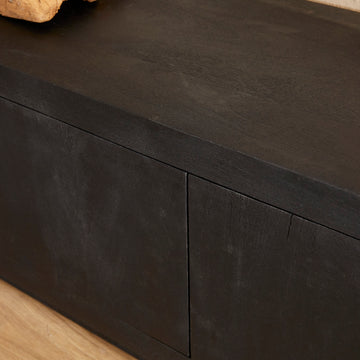 TV-Möbel – Mangoholz, Schwarzes Finish, Push-to-Open Türen – Brussel | Starfurn
