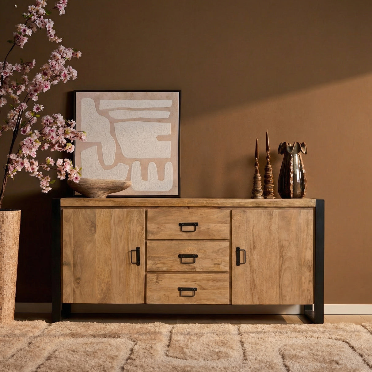 Sideboard – Natürliche Oberfläche, Mangoholz Material, Modernes Design – Britt | Starfurn