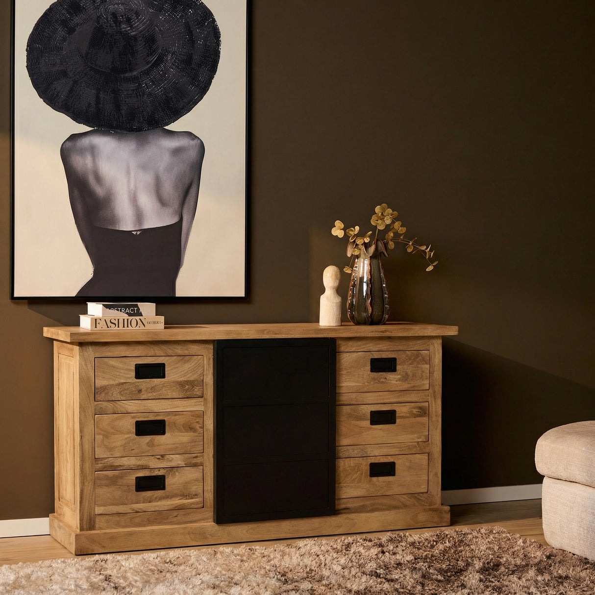 Sideboard – Mangoholz, Schwarztür, Holzstreifen – Noa | Starfurn