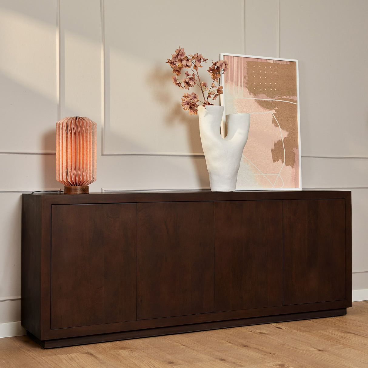 Sideboard - Braunes Mangoholz, Grifflose Türen, Geradliniges Design, 200 cm – Brussel | Starfurn