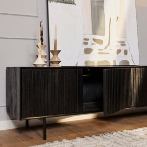 TV-Möbel - Schwarzes Mangoholz, Vertikale Lamellenfront, Schwarzes Metallgestell, 165 cm – Madison | Starfurn