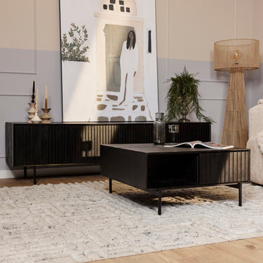 Couchtisch - Schwarzes Mangoholz, Vertikale Lamellenfront, Offenes Fach, 80 cm – Madison | Starfurn