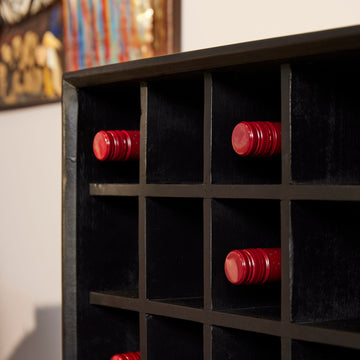 Weinschrank - Schwarzes Mangoholz, Vertikale Lamellenfront, Flaschenfächer, 55 cm – Madison | Starfurn