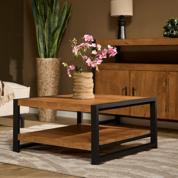 Couchtisch - Mangoholz Natur, Schwarze Beine, Untere Ablage, 80 cm – Boaz | Starfurn