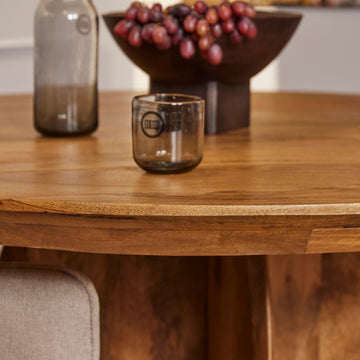 Esszimmertisch - Mangoholz Massiv, Runde Form, Zeitloses Design, 150 cm – Tense | Starfurn