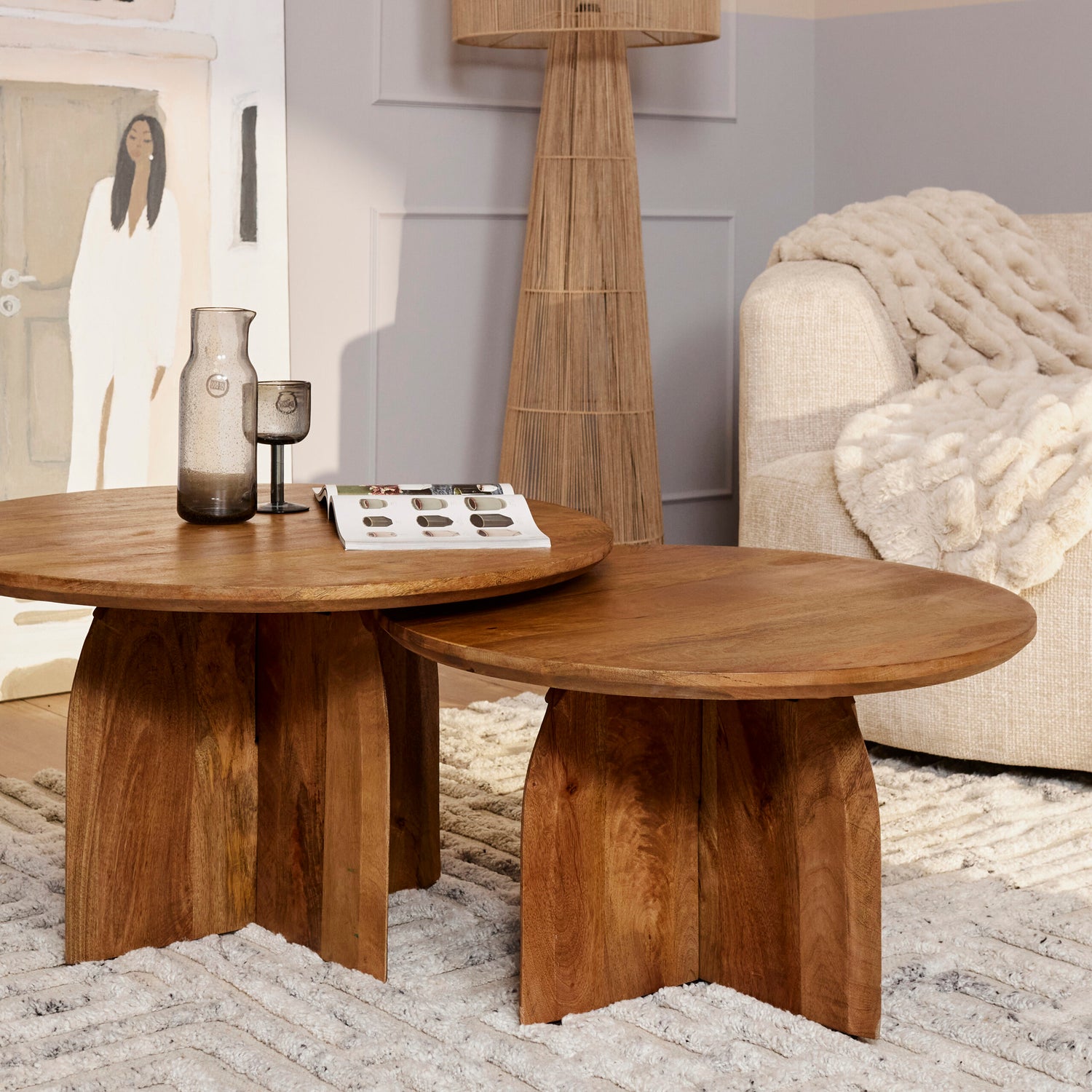 Couchtisch - Mangoholz Massiv, Runde Form, Klare Linie, 70 cm – Tense – Esszett Luxury