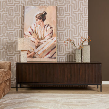 TV-Möbel - Braunes Mangoholz, Vertikale Lamellenfront, Grifflose Türen, 165 cm – Madison | Starfurn