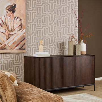 Sideboard - Braunes Mangoholz, Vertikale Lamellenfront, Schwarzes Metallgestell, 165 cm – Madison | Starfurn