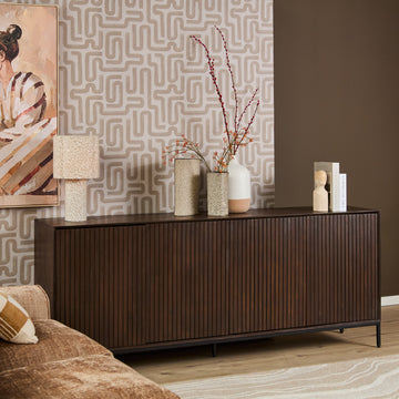 Sideboard - Braunes Mangoholz, Vertikale Lamellenfront, Schwarzes Metallgestell, 210 cm – Madison | Starfurn
