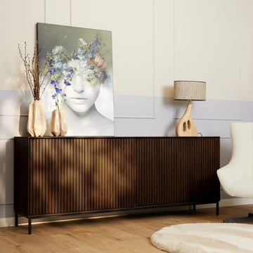 Sideboard - Braunes Mangoholz, Vertikale Lamellenfront, Schwarzes Metallgestell, 210 cm – Madison | Starfurn
