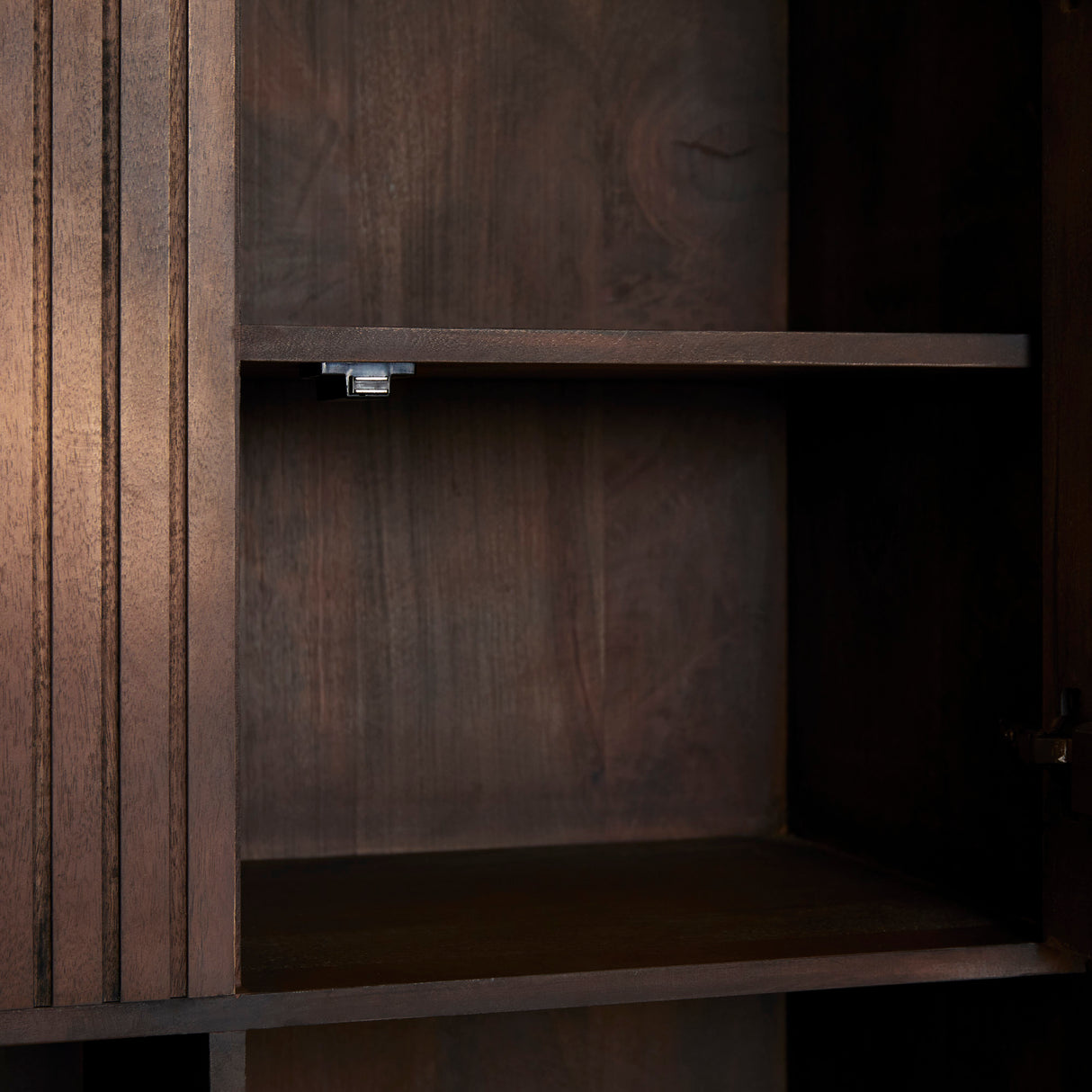 Schrank – Mangoholz, Schwarzmetall, Braunoptik - Madison | Starfurn