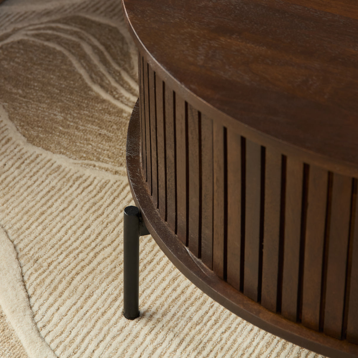 Couchtisch – Mangoholz, Lattenmuster, Braune Oberfläche – Madison | Starfurn