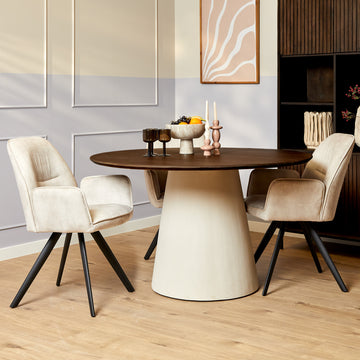 Esszimmertisch – Braunes Mangoholz, Runde Form, Massive Holzbasis – Madison | Starfurn