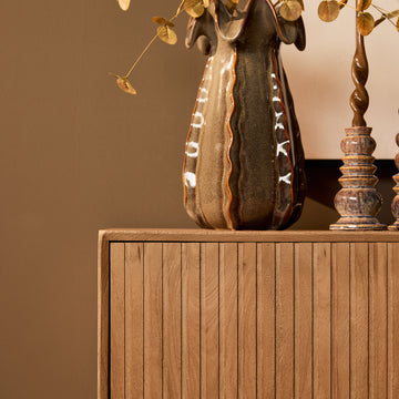 Sideboard - Naturfarbenes Mangoholz, Vertikale Lamellenfront, Grifflose Türen, 210 cm – Madison | Starfurn
