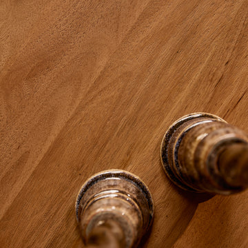 Couchtisch – Rundes Design, Mangoholz Tischplatte, Metallgestell – Madison | Starfurn