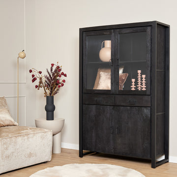 Vitrinenschrank - Mangoholz Schwarz, Glastüren, Schwarze Griffe, 115 cm – Boaz | Starfurn