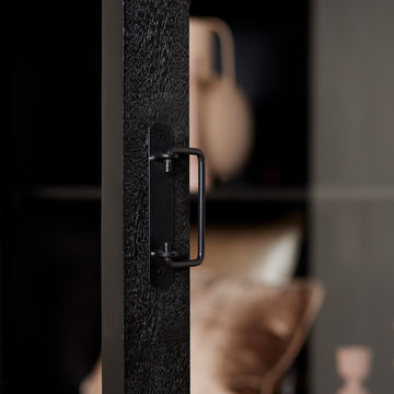 Vitrinenschrank - Mangoholz Schwarz, Glastüren, Schwarze Griffe, 115 cm – Boaz | Starfurn