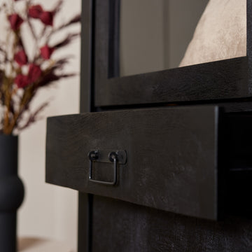 Vitrinenschrank - Mangoholz Schwarz, Glastüren, Schwarze Griffe, 115 cm – Boaz | Starfurn