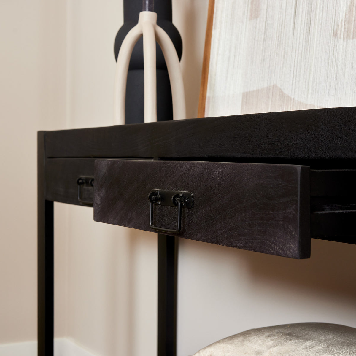 Beistelltisch - Mangoholz Schwarz, Zwei Schubladen, Schwarzes Gestell, 120 cm – Boaz | Starfurn