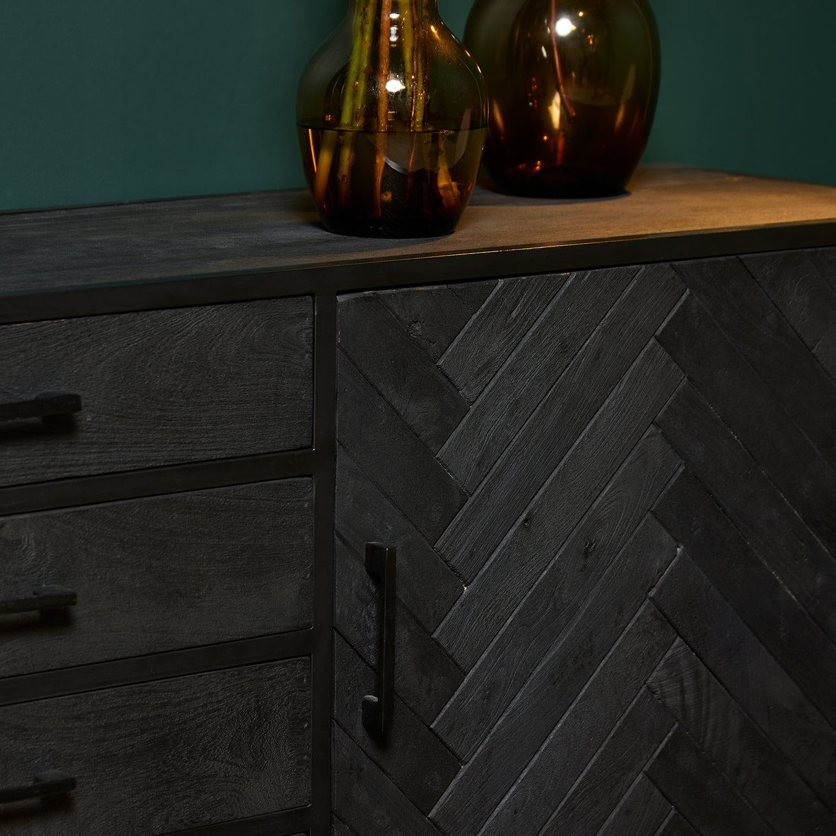 Sideboard – Mango Wood Construction, Metal Frame, Modern Design – New York | Starfurn