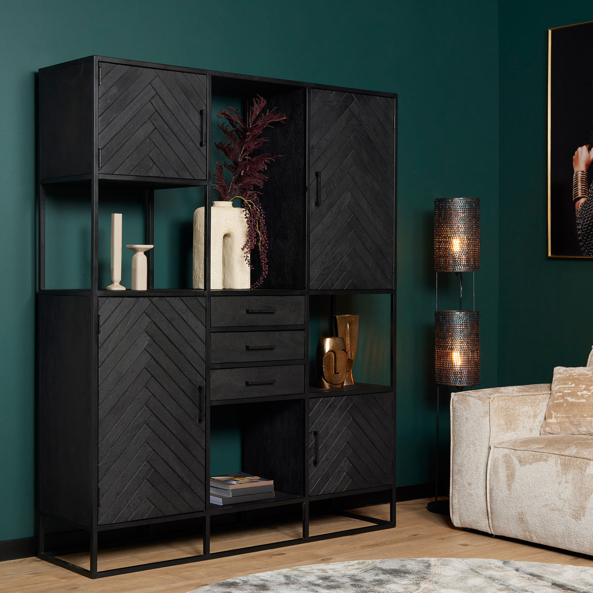Bookshelf – Sandblasted Mango Wood, Herringbone Pattern, Black Lacquer Finish & Metal Frame – New York | Starfurn