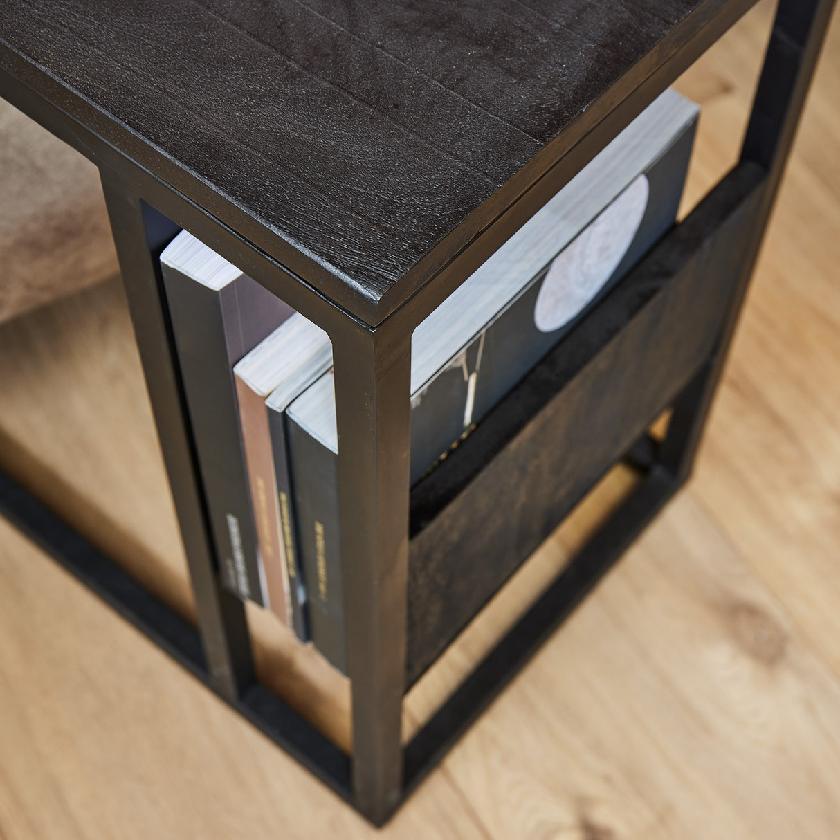 Beistelltisch - Schwarzes Mangoholz, Sandgestrahlt, Metallrahmen, 53 cm | Starfurn