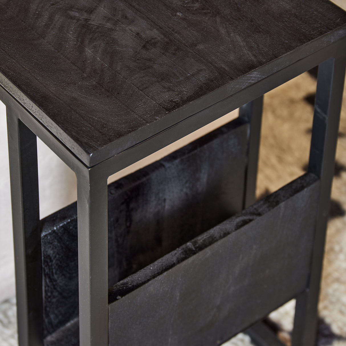 Beistelltisch - Schwarzes Mangoholz, Sandgestrahlt, Metallrahmen, 53 cm | Starfurn