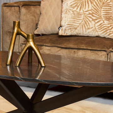 Couchtisch Ovale Form, Schwarze Marmorplatte, Schwarz lackiertes Metall-Matrixgestell – Faye | Starfurn
