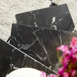 Couchtisch – Marmorplatte, Metallgestell, Schwarzes Finish - Jala | Starfurn