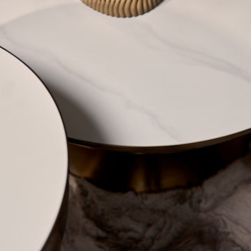 Couchtisch – Marmorplatte, Goldene Metallbasis, Zwei Tische - Ava | Starfurn