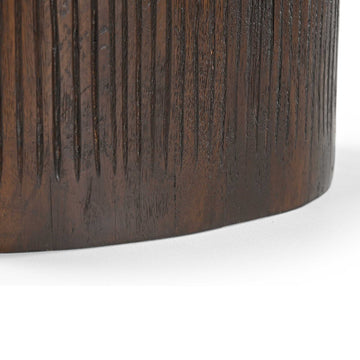 Couchtisch aus Mangoholz mit Marmorplatte, ovaler Tischform und gerilltem Holzsockel – Noel | Starfurn