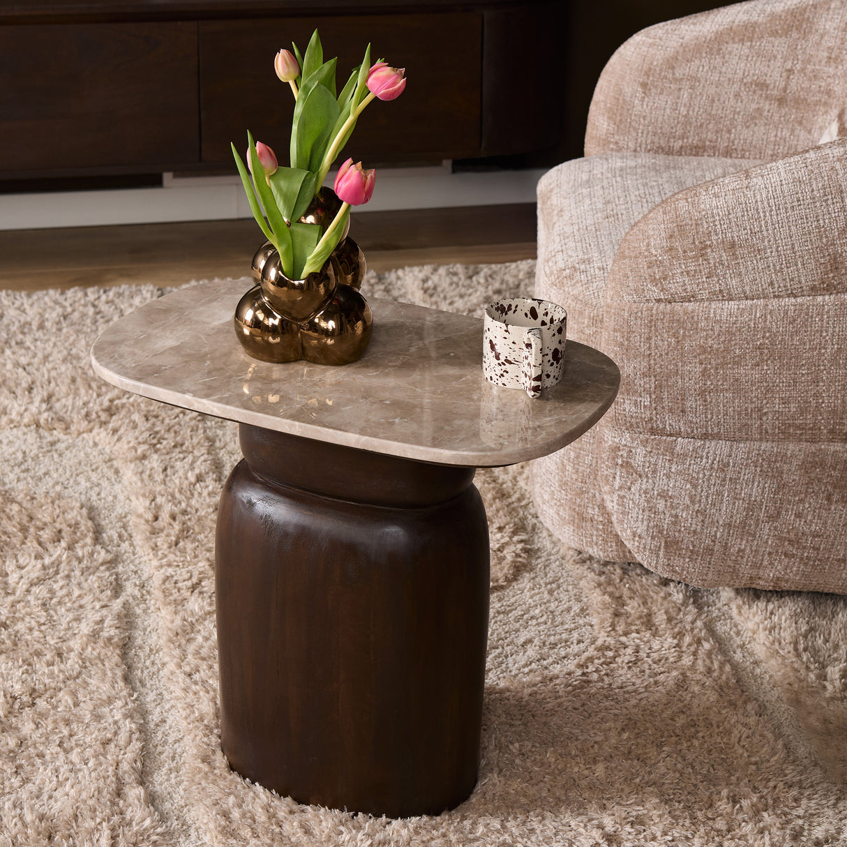 Beistelltisch – Modernes Design, Braunton, Mangoholz und Marmor – Silva | Starfurn