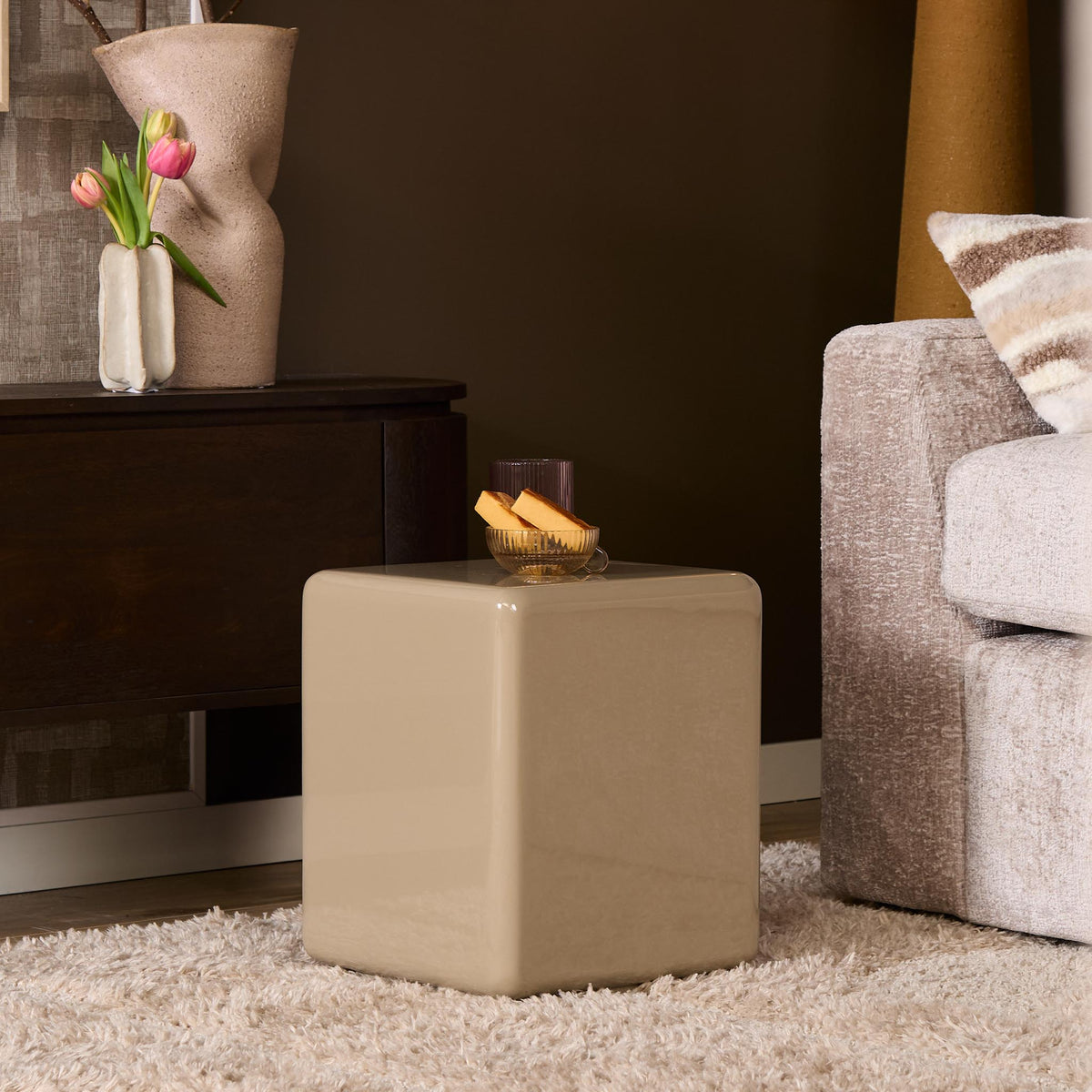 Coffee Table – Beige, Glossy Finish, Rounded Corners – Elias | Starfurn