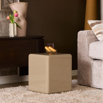 Couchtisch – Beige Farbe, Glänzende Oberfläche, Abgerundete Ecken – Elias | Starfurn
